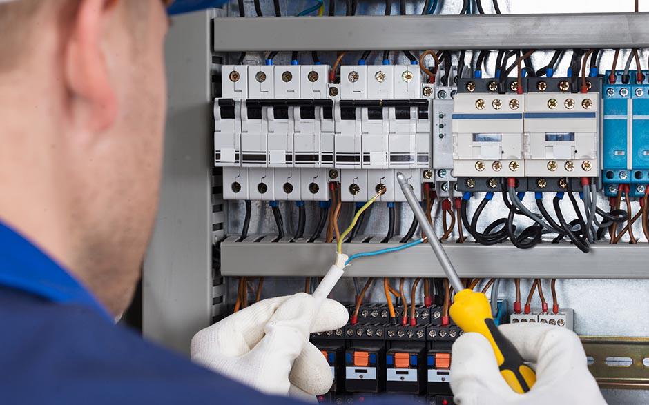 recherche électricien Élancourt