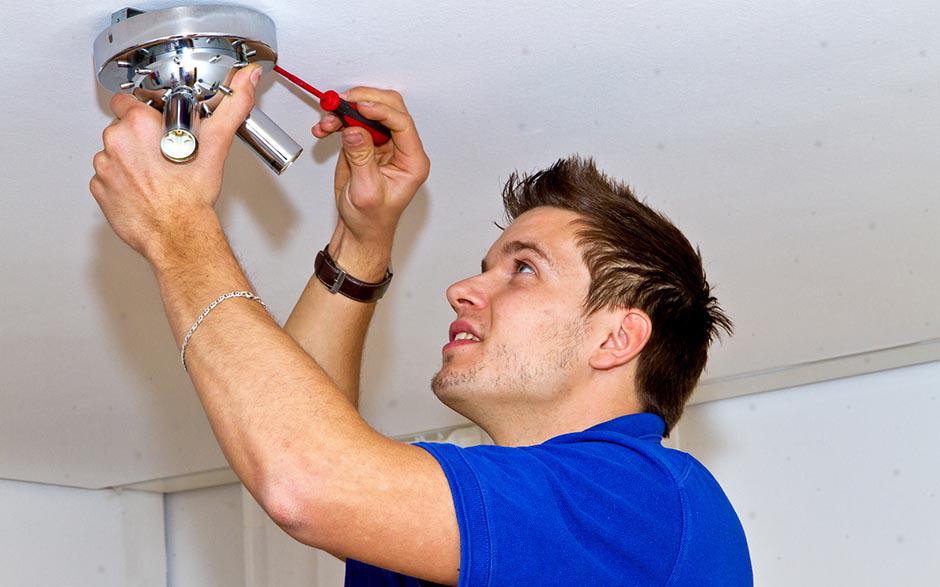 cherche électricien pas cher Paris 20